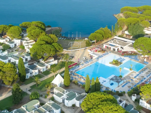 Appartement T2 avec patio à La Grande Motte, idéal pour investissement locatif dans résidence touristique