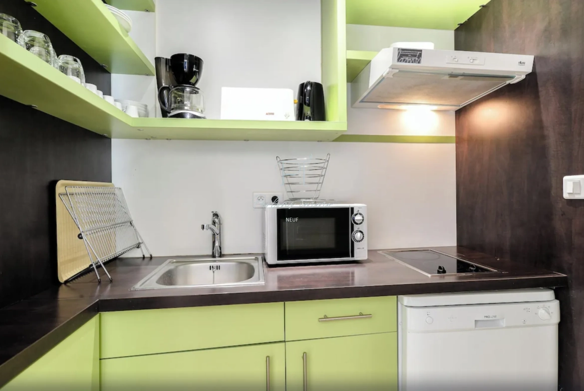 Appartement T2 avec patio à La Grande Motte, idéal pour investissement locatif dans résidence touristique 