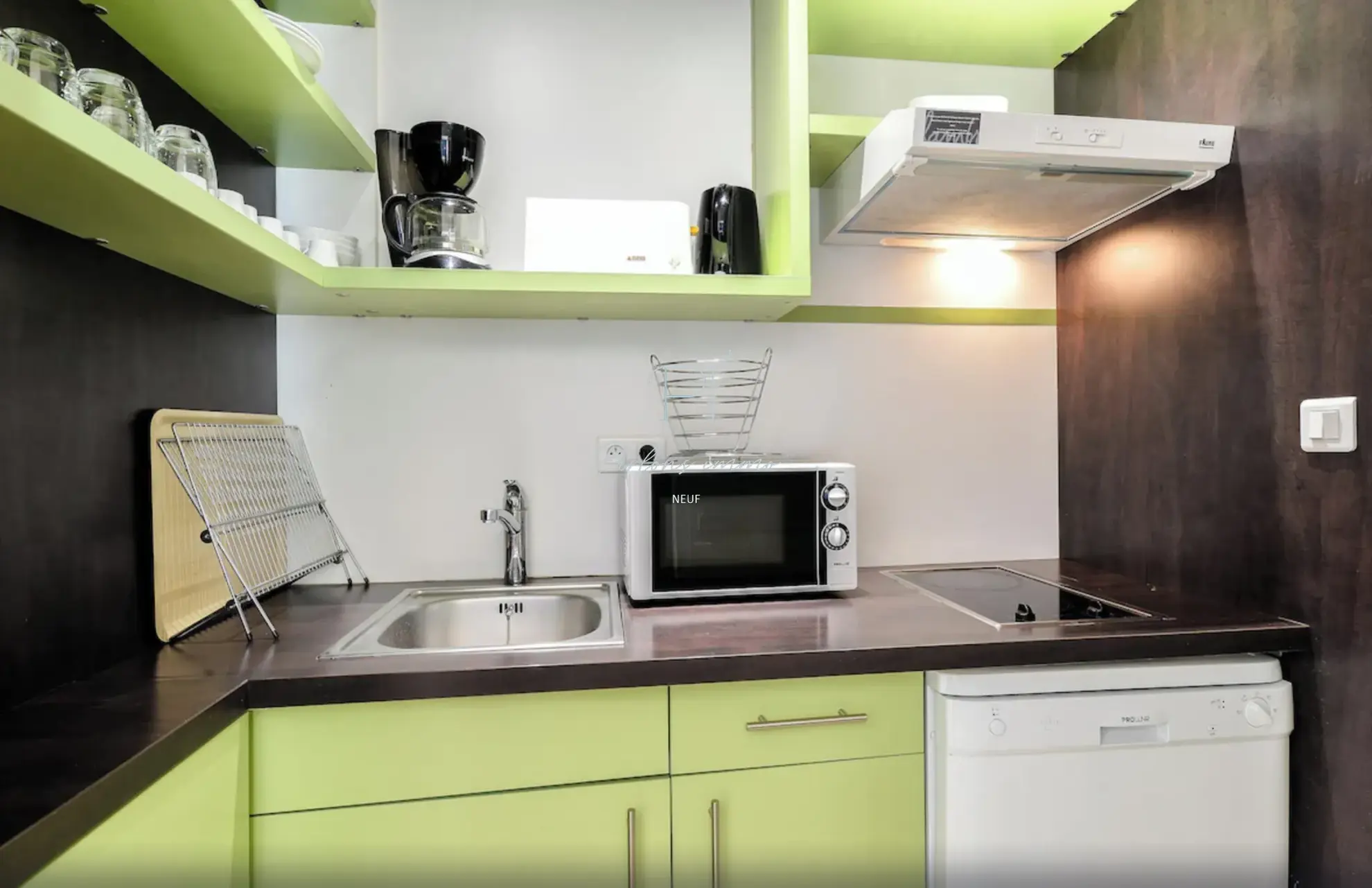 Appartement T2 avec patio à La Grande Motte, idéal pour investissement locatif dans résidence touristique 