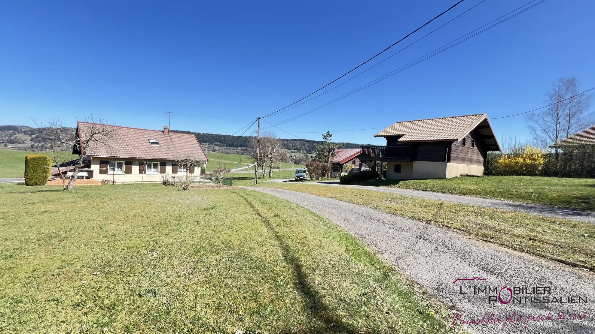 Superbe terrain constructible de 727 m² à proximité du lac Saint Point à Les Grangettes 