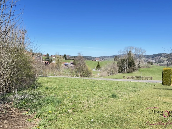 Superbe terrain constructible de 727 m² à proximité du lac Saint Point à Les Grangettes