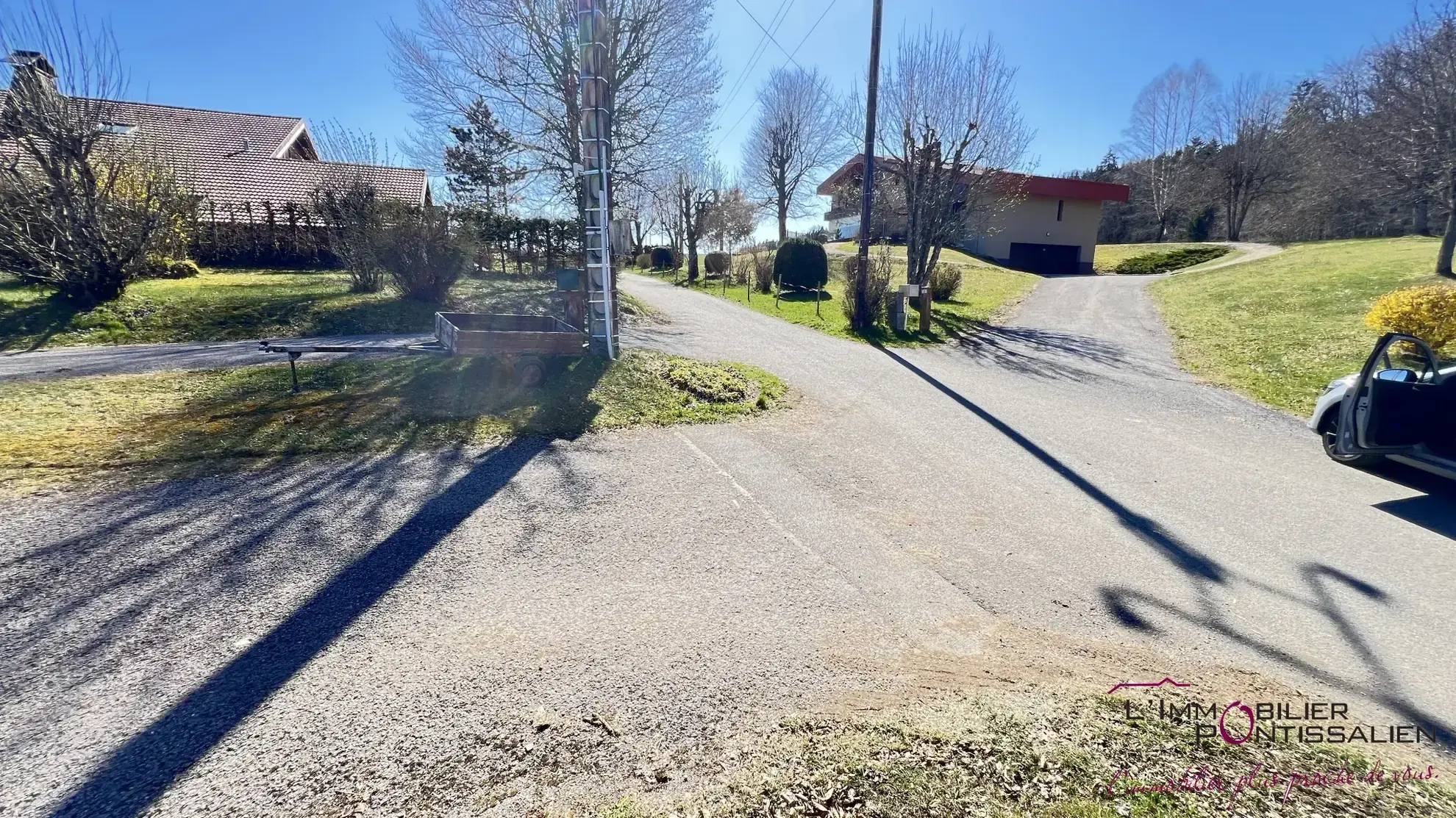 Superbe terrain constructible de 727 m² à proximité du lac Saint Point à Les Grangettes 