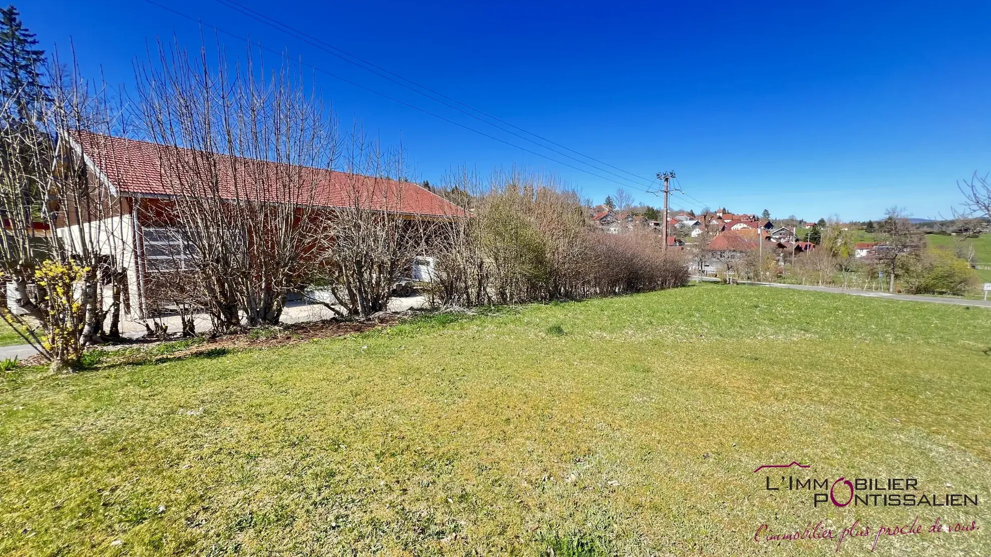 Superbe terrain constructible de 727 m² à proximité du lac Saint Point à Les Grangettes 