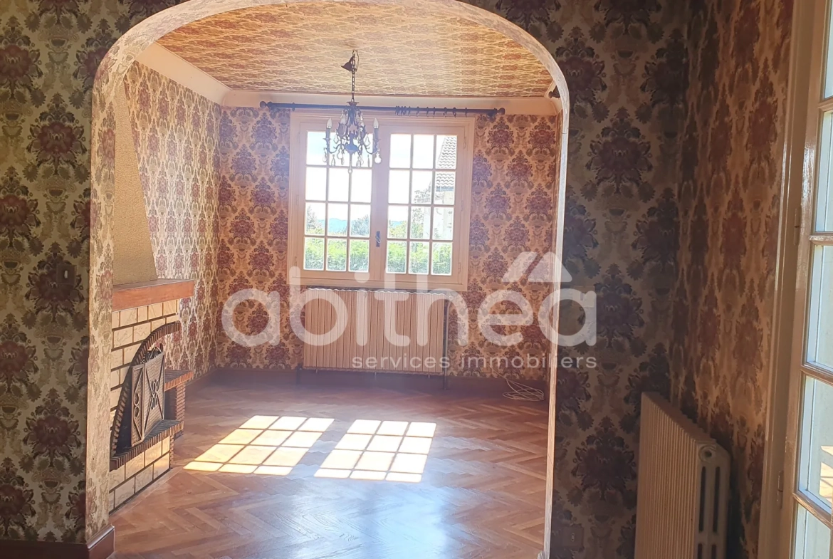 Maison typique du Limousin avec sous-sol et grand terrain à Oradour-sur-Vayres 