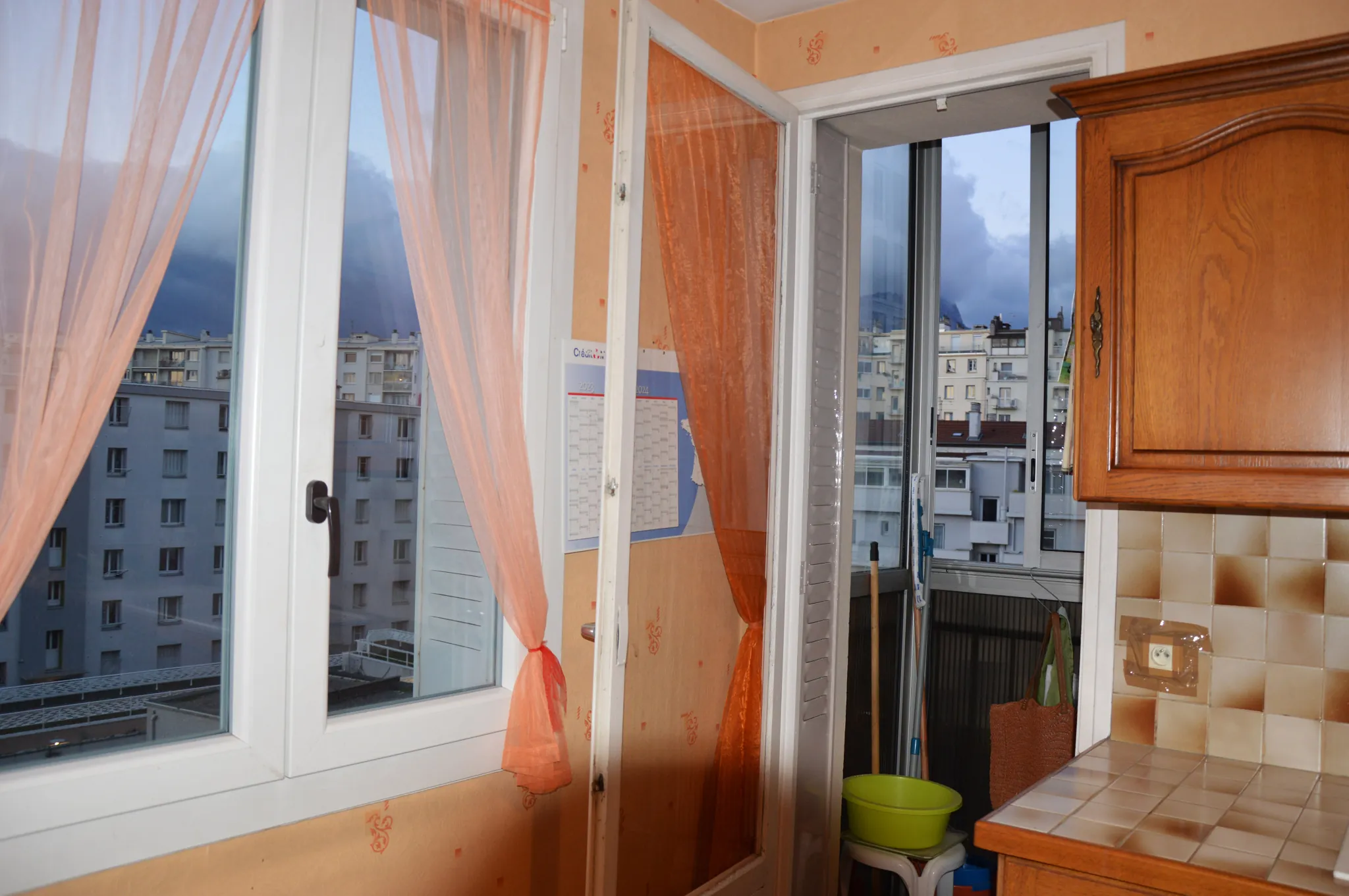 A vendre appartement T3 traversant à Grenoble avec cave et balcon 
