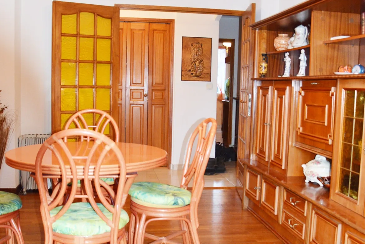 A vendre appartement T3 traversant à Grenoble avec cave et balcon 