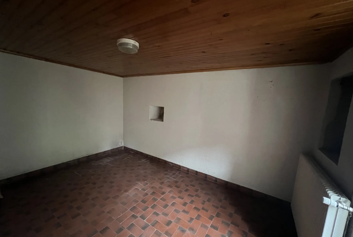 Charmante maison de plain-pied proche de Montbard avec grand terrain 