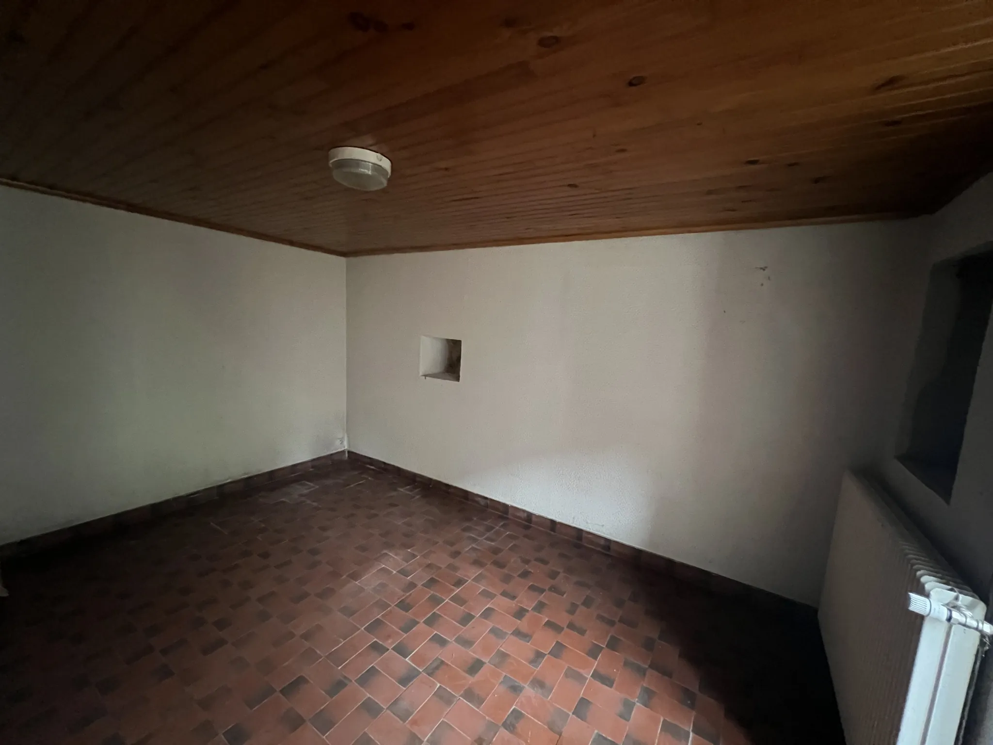 Charmante maison de plain-pied proche de Montbard avec grand terrain 