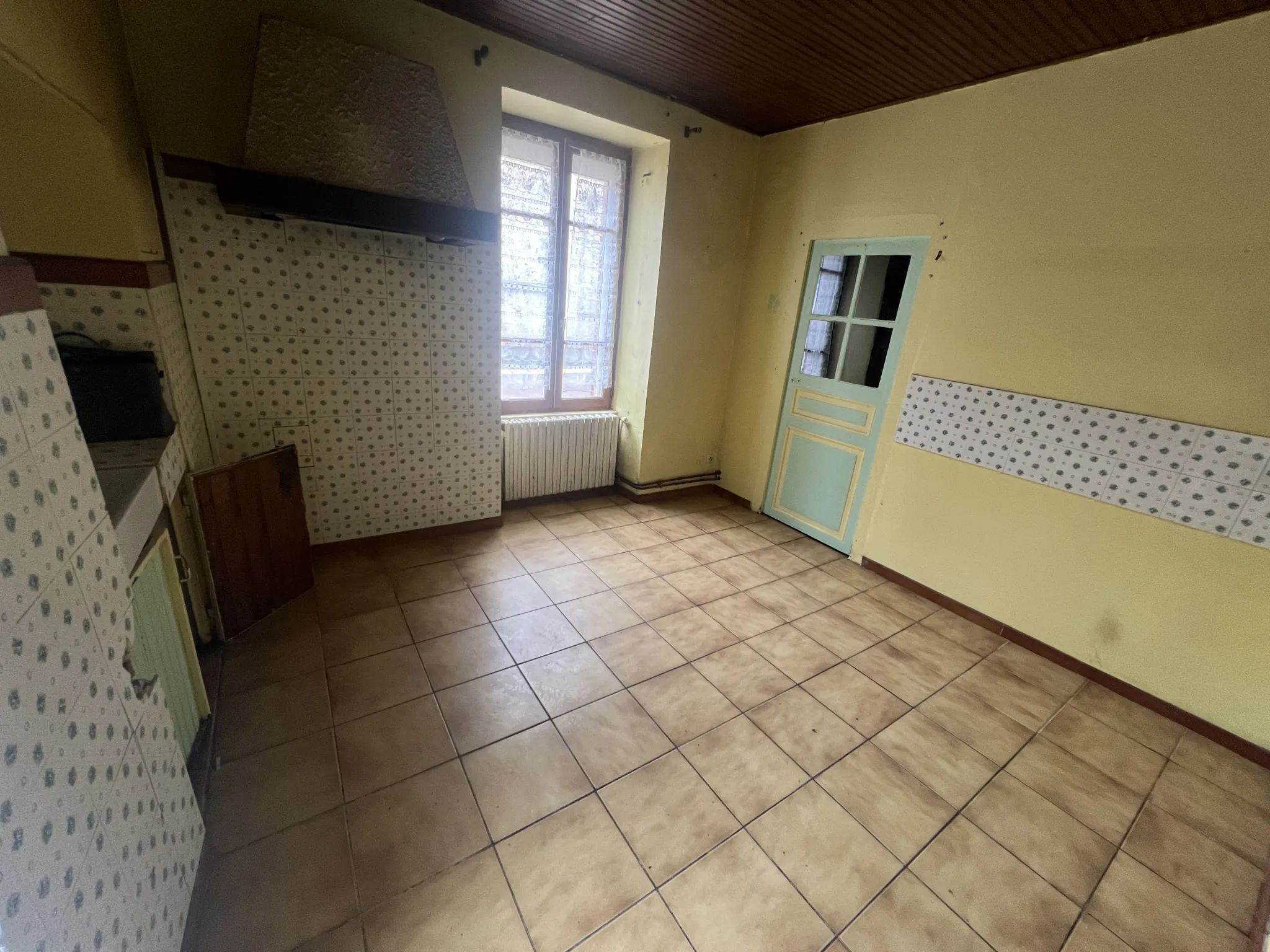 Charmante maison de plain-pied proche de Montbard avec grand terrain 