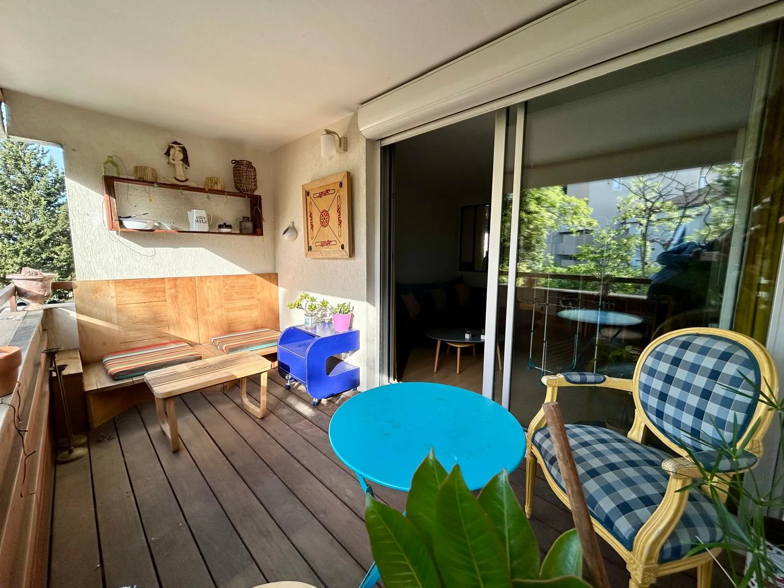 Appartement traversant avec terrasse et parking à Montpellier Sabines 