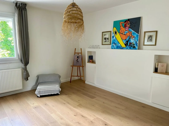 Appartement traversant avec terrasse et parking à Montpellier Sabines 