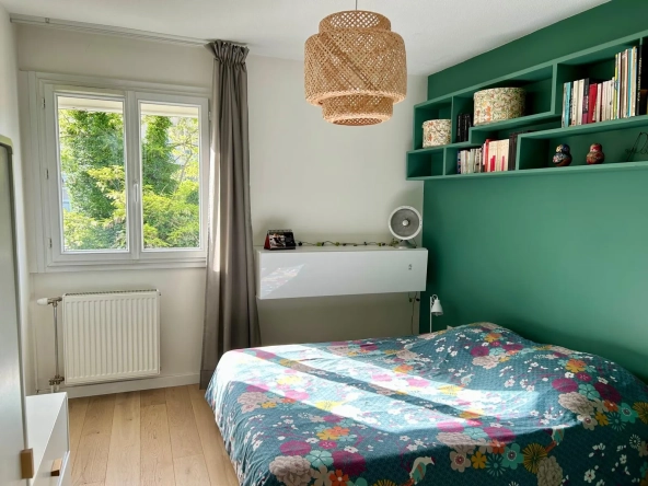Appartement traversant avec terrasse et parking à Montpellier Sabines 
