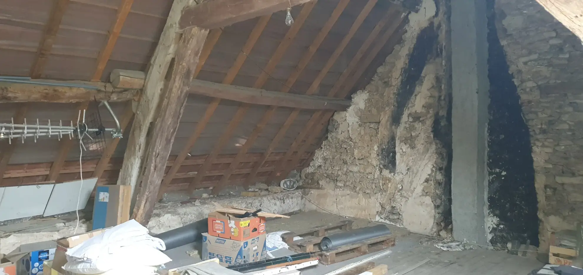 Maison de village avec jardin et terrain constructible à Coulonges Cohan 