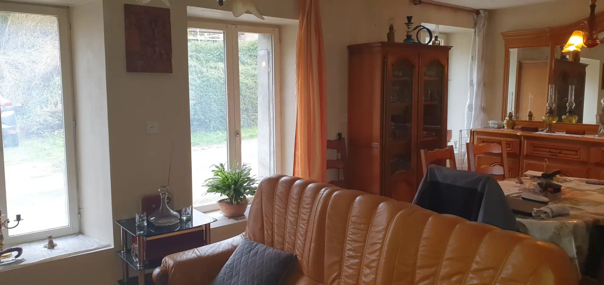Maison de village avec jardin et terrain constructible à Coulonges Cohan 