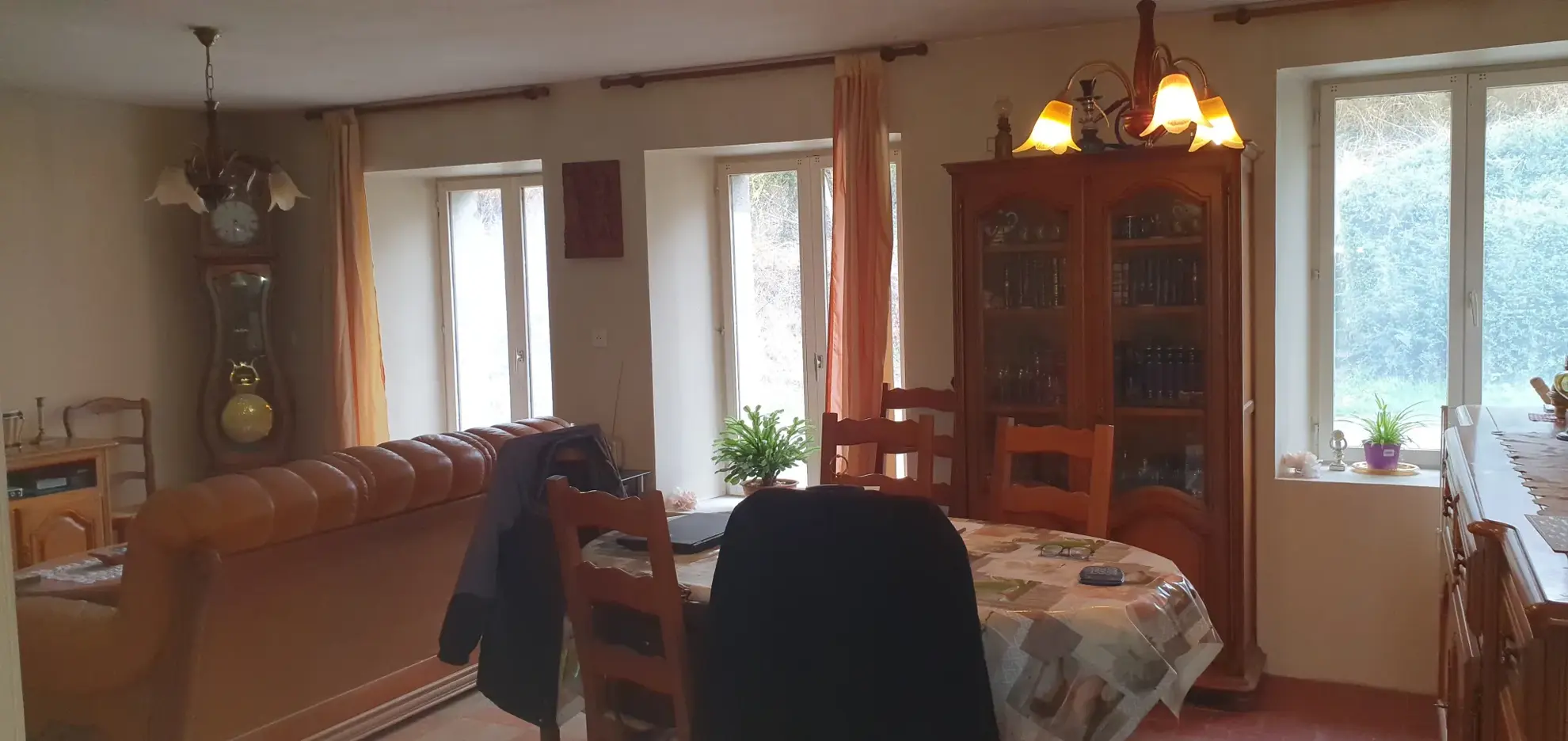 Maison de village avec jardin et terrain constructible à Coulonges Cohan 