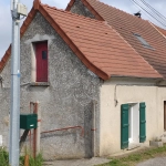Maison de village avec jardin et terrain constructible à Coulonges Cohan