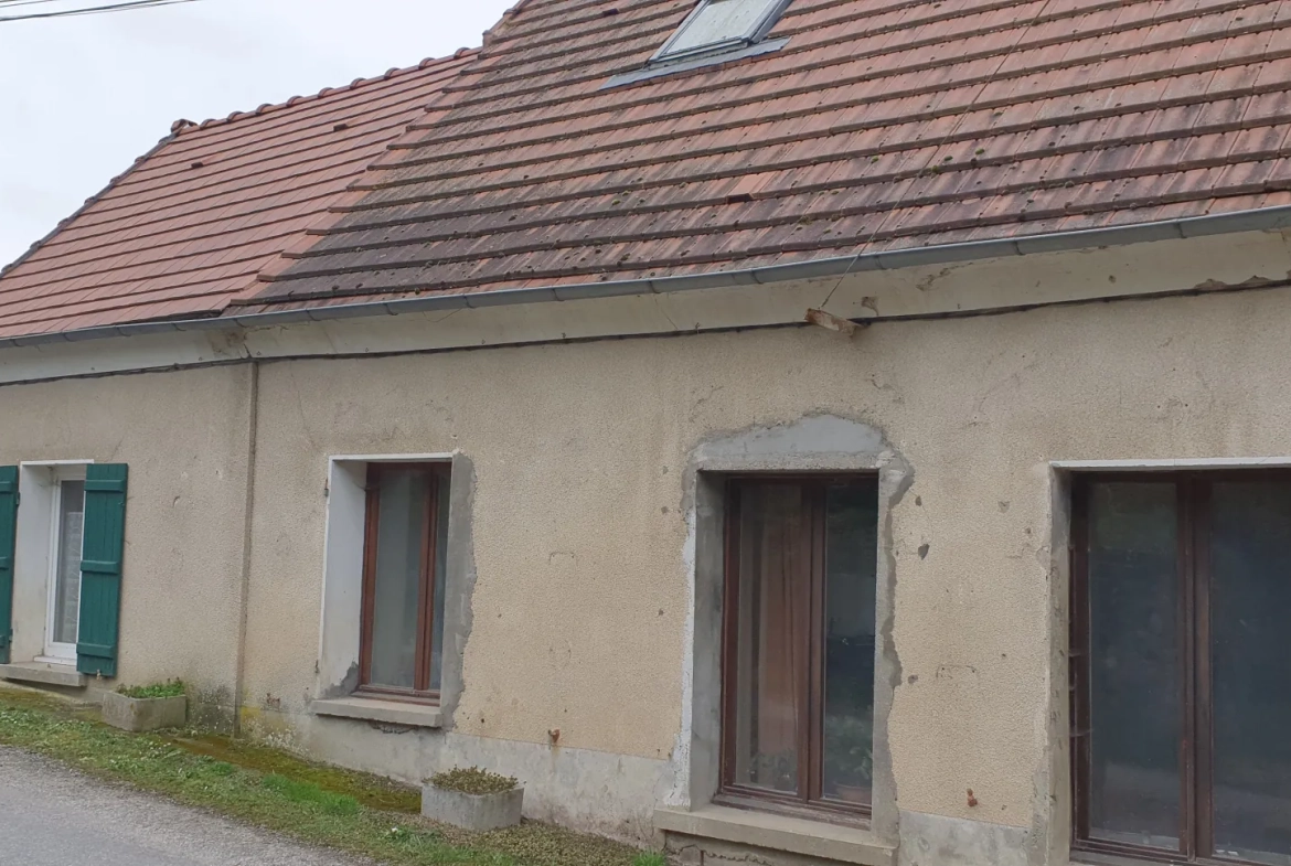 Maison de village avec jardin et terrain constructible à Coulonges Cohan 