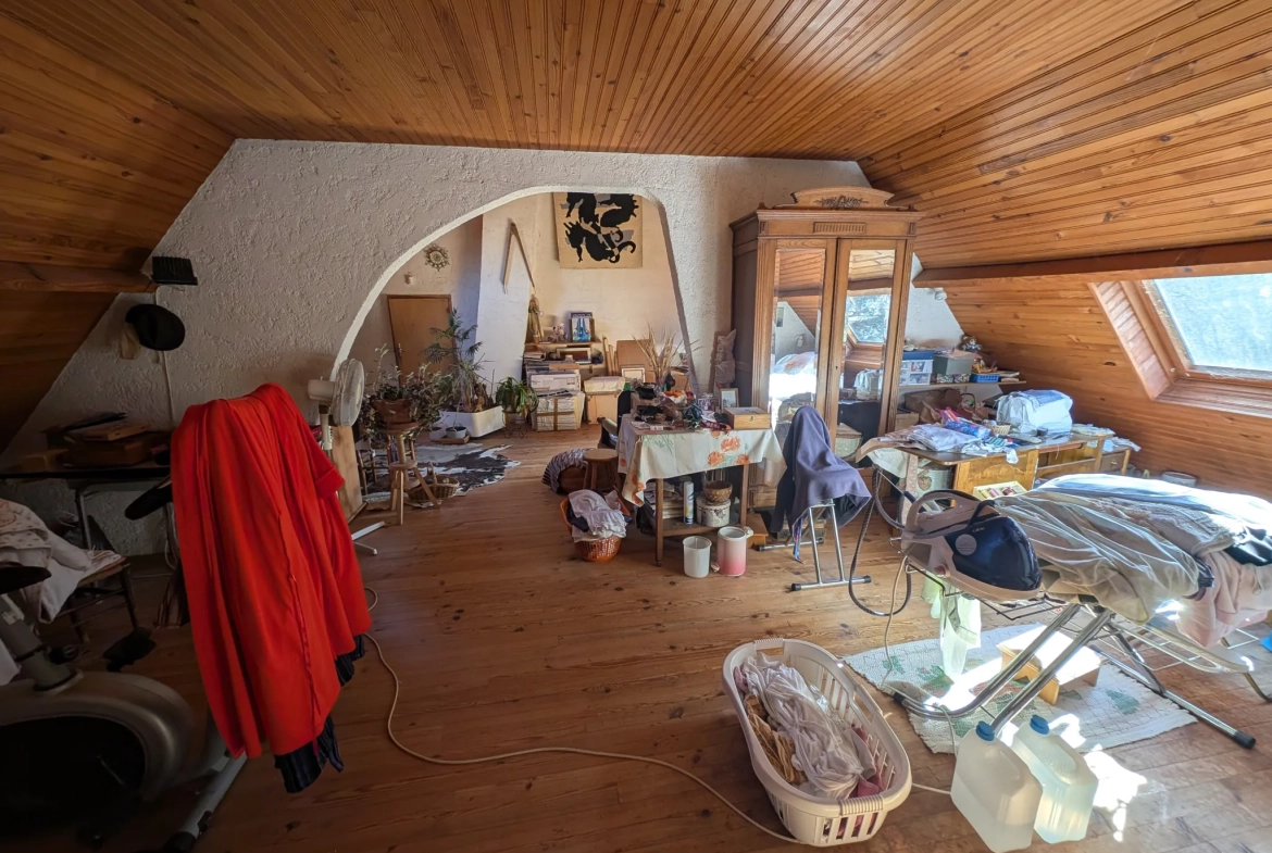 Maison de plain-pied avec atelier et jardin à Villers-sous-Saint-Leu 
