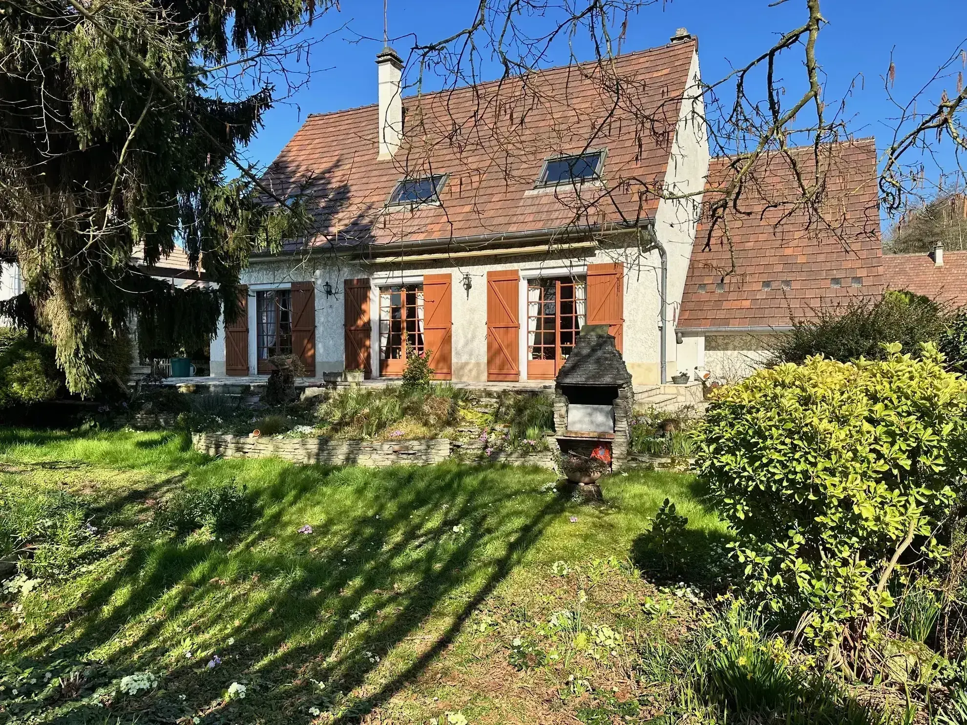 Maison de plain-pied avec atelier et jardin à Villers-sous-Saint-Leu 