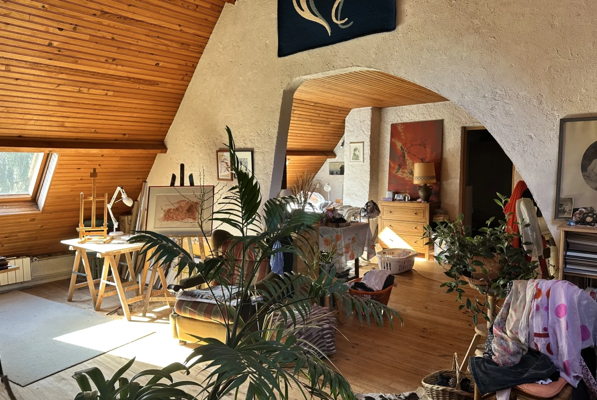 Maison de plain-pied avec atelier et jardin à Villers-sous-Saint-Leu 