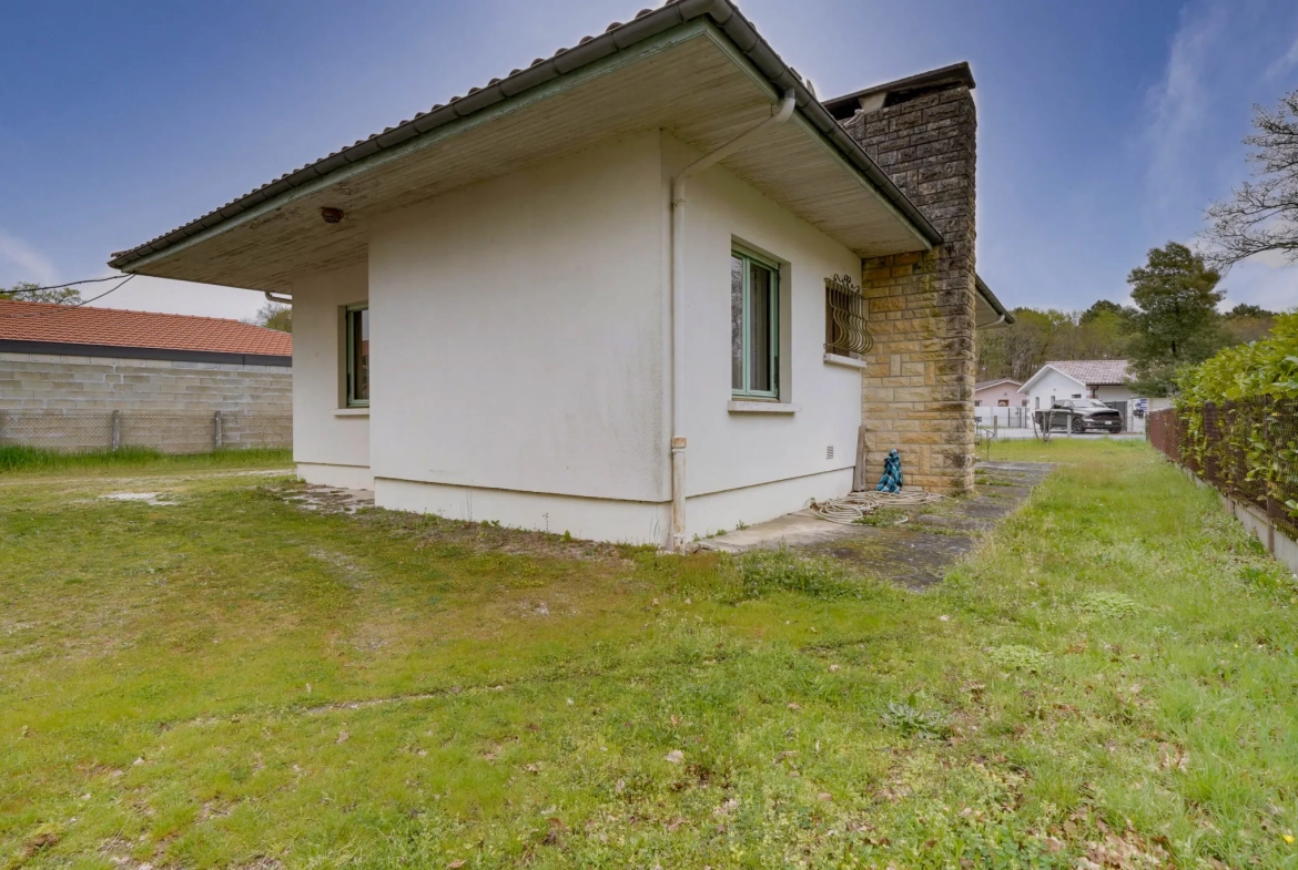 Maison à rénover de 74 m² avec terrasse et jardin à Audenge 