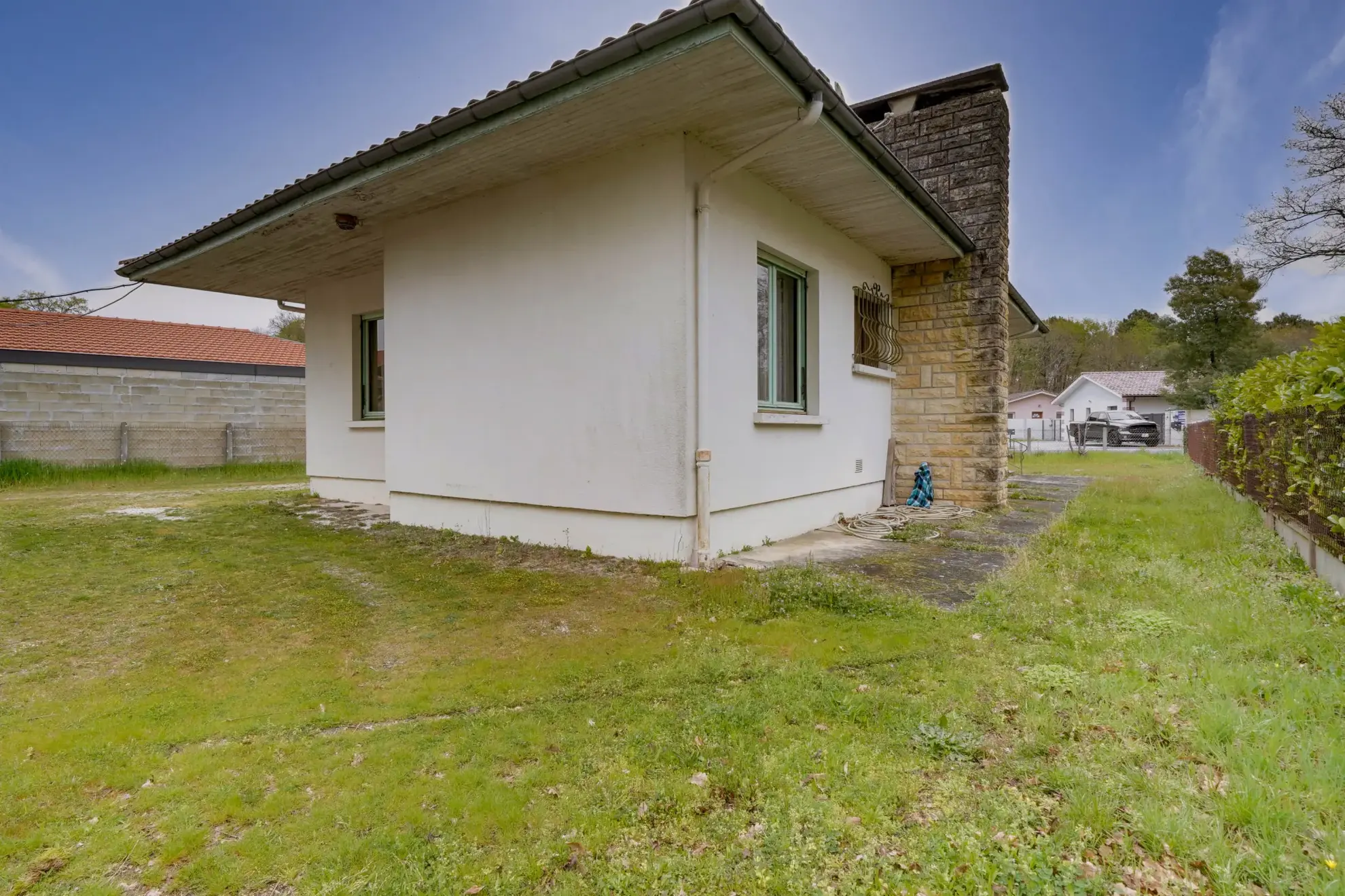 Maison à rénover de 74 m² avec terrasse et jardin à Audenge 