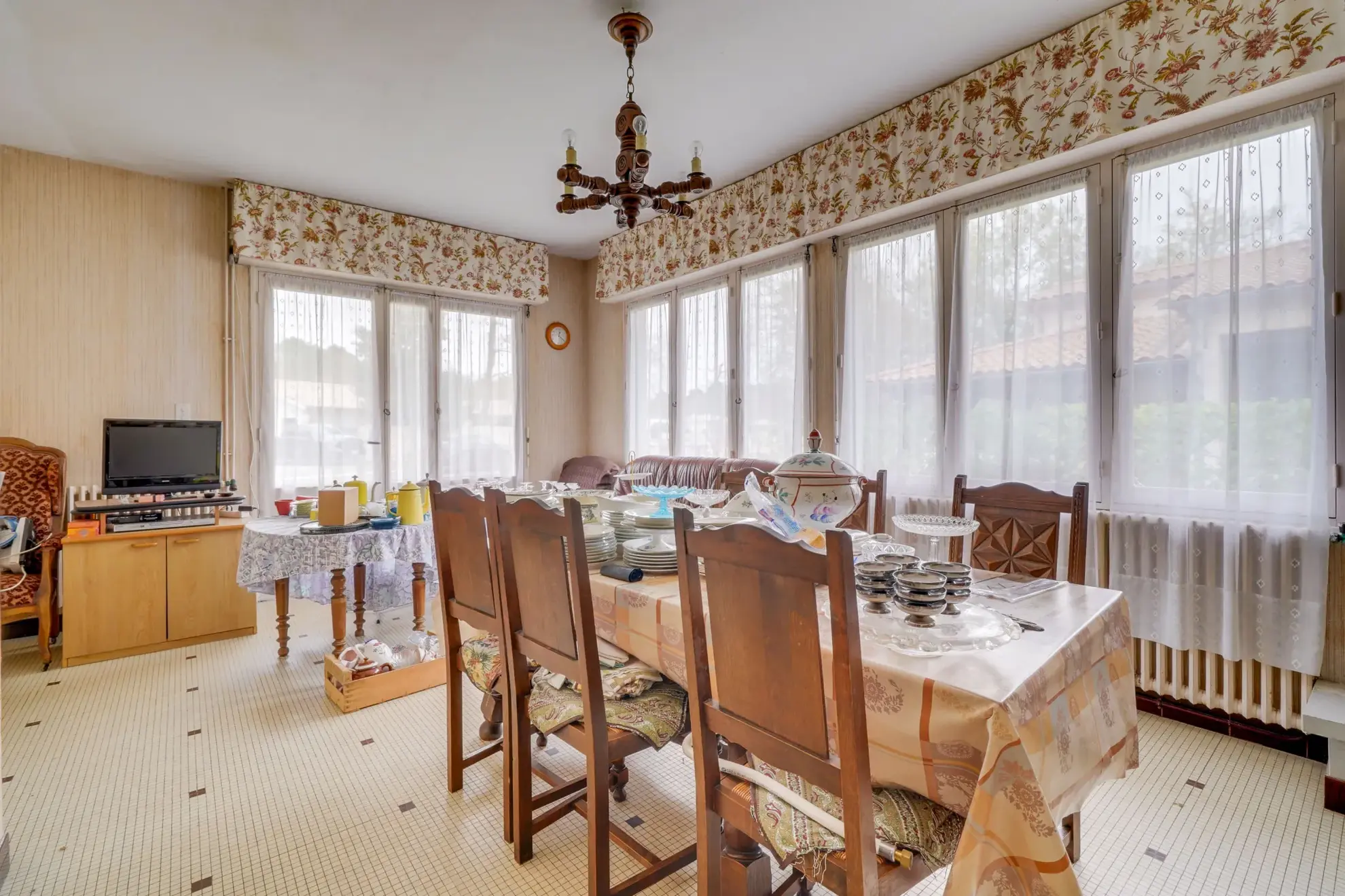 Maison à rénover de 74 m² avec terrasse et jardin à Audenge 