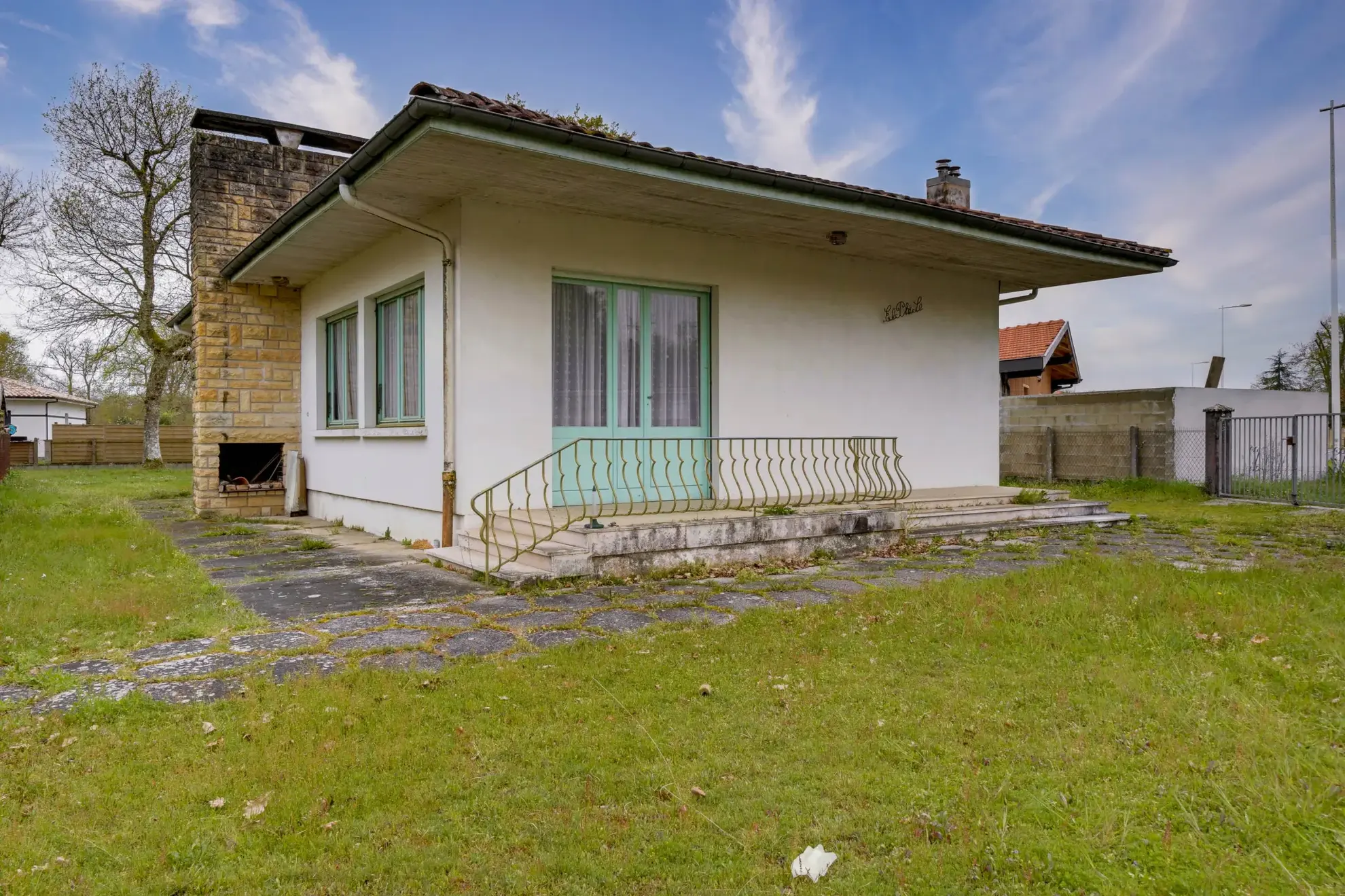 Maison à rénover de 74 m² avec terrasse et jardin à Audenge 
