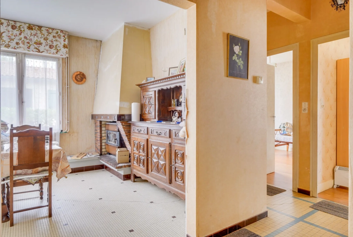 Maison à rénover de 74 m² avec terrasse et jardin à Audenge 
