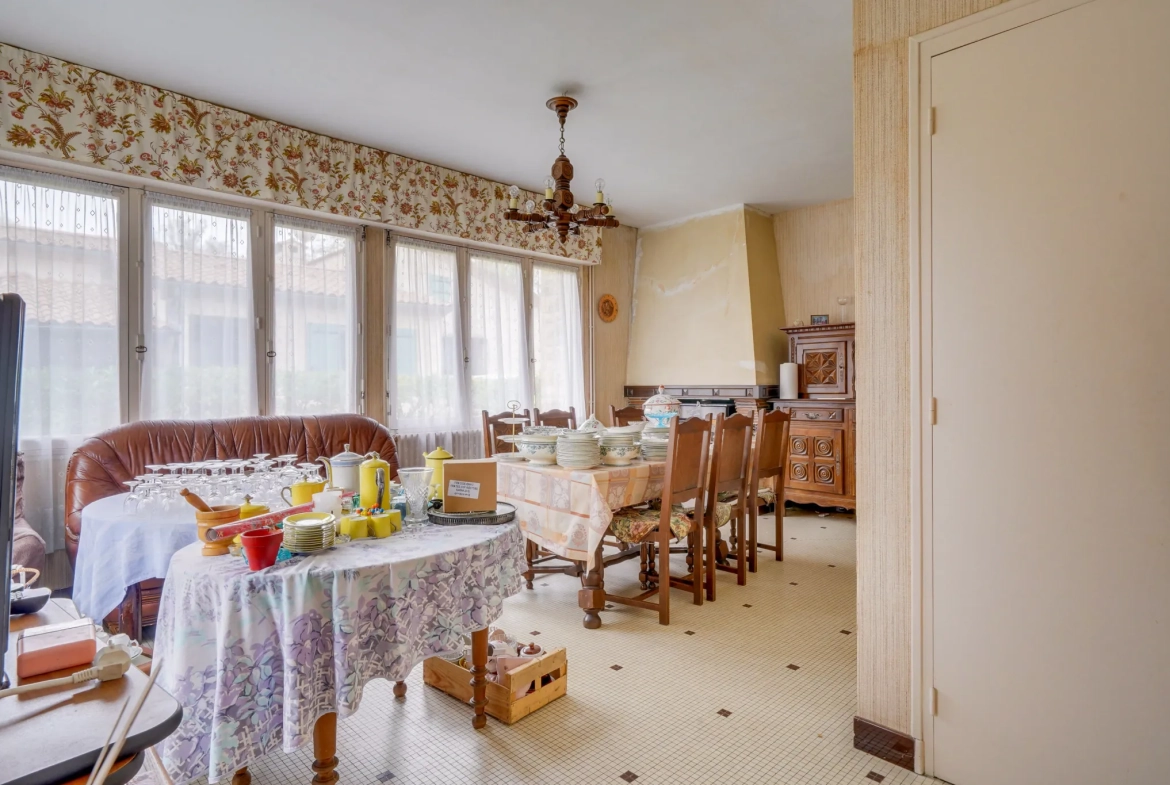 Maison à rénover de 74 m² avec terrasse et jardin à Audenge 