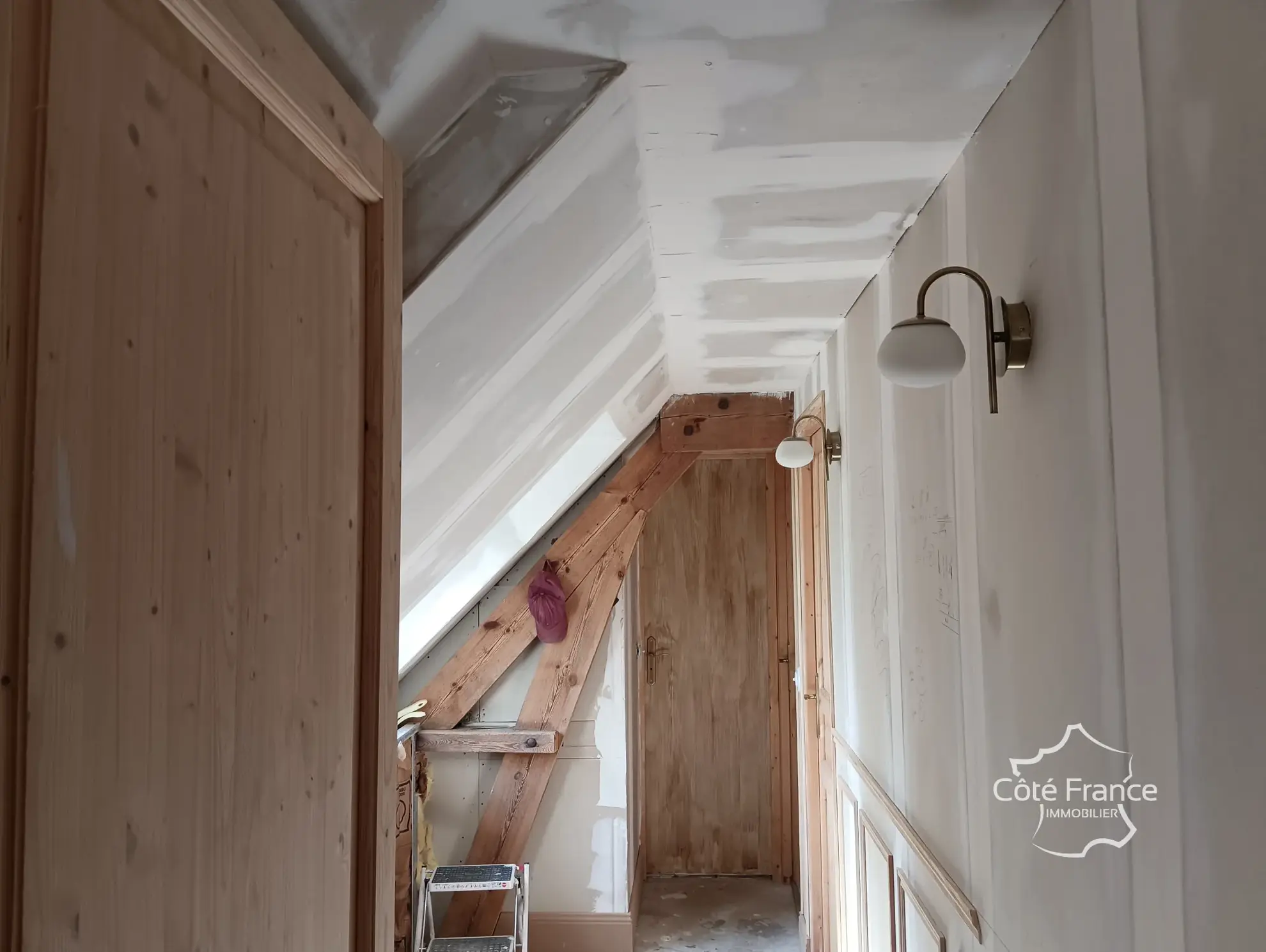 Charmante maison en pierre à Tocqueville près de Saint Pierre Église - à rénover 
