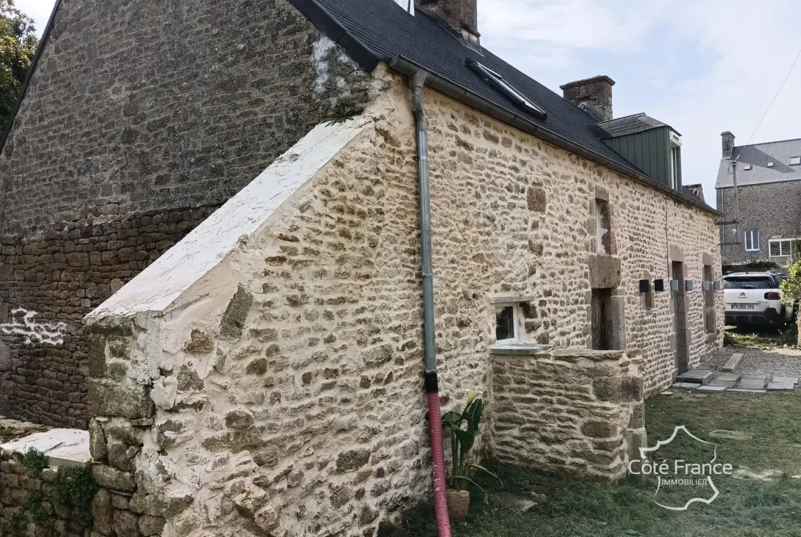 Charmante maison en pierre à Tocqueville près de Saint Pierre Église - à rénover 