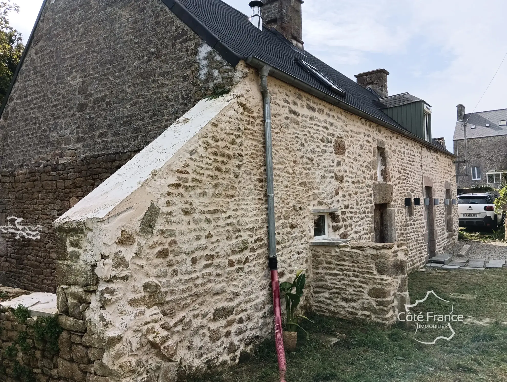 Charmante maison en pierre à Tocqueville près de Saint Pierre Église - à rénover 
