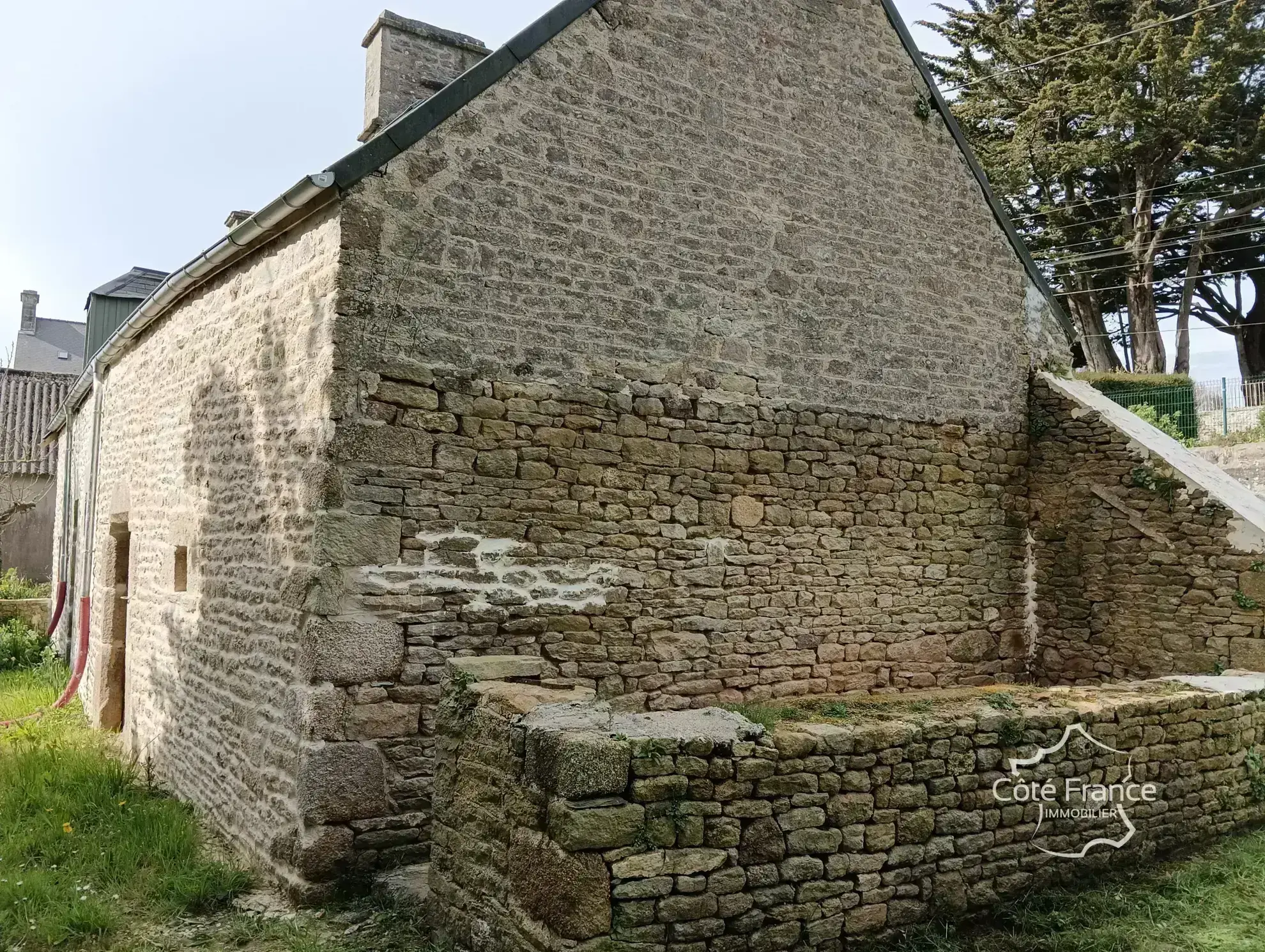 Charmante maison en pierre à Tocqueville près de Saint Pierre Église - à rénover 