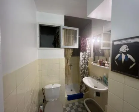 Studio à vendre à Marseille 7e avec balcon et cave à 90 000 € 