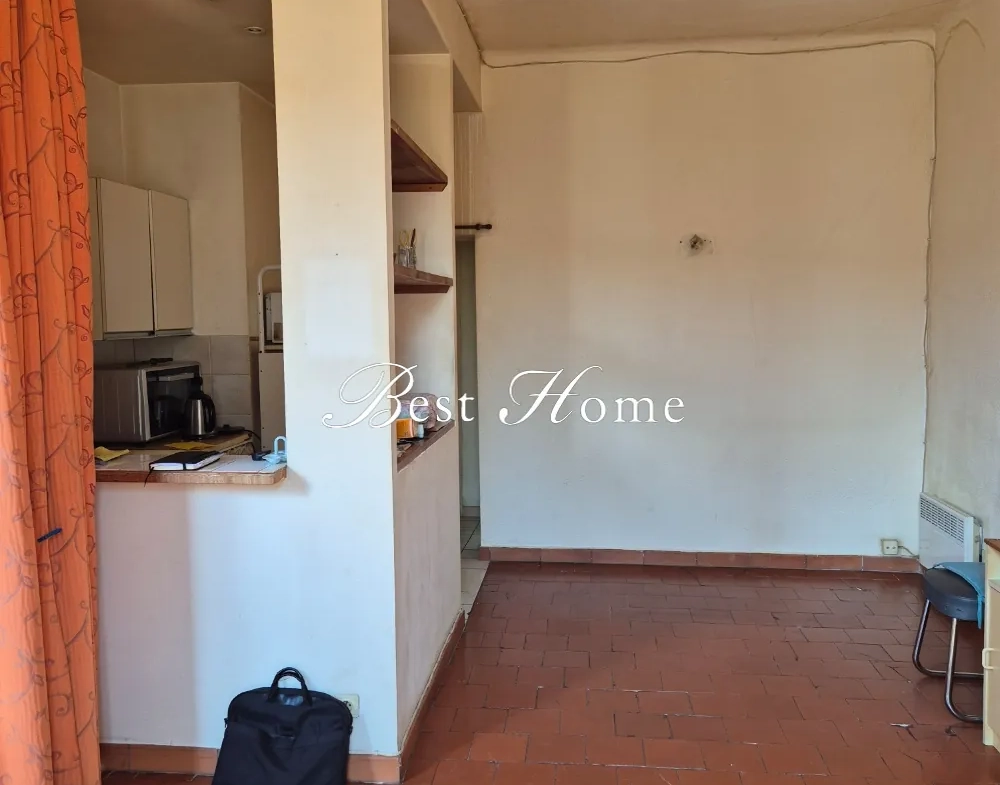 Appartement Type 3 à Nîmes, 52 m², proche du centre-ville et des Carmes 