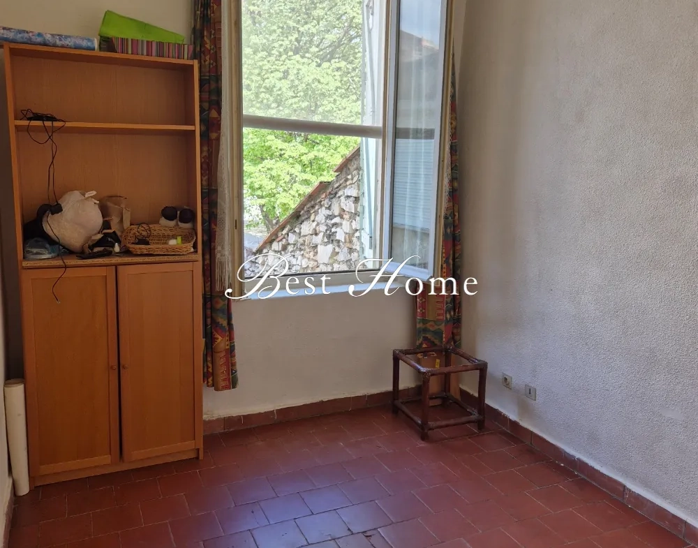 Appartement Type 3 à Nîmes, 52 m², proche du centre-ville et des Carmes 