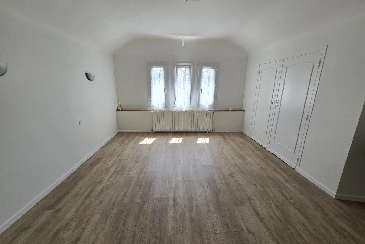 Maison de 120 m² avec 5 chambres à Tarbes – Quartier calme et proche commodités 