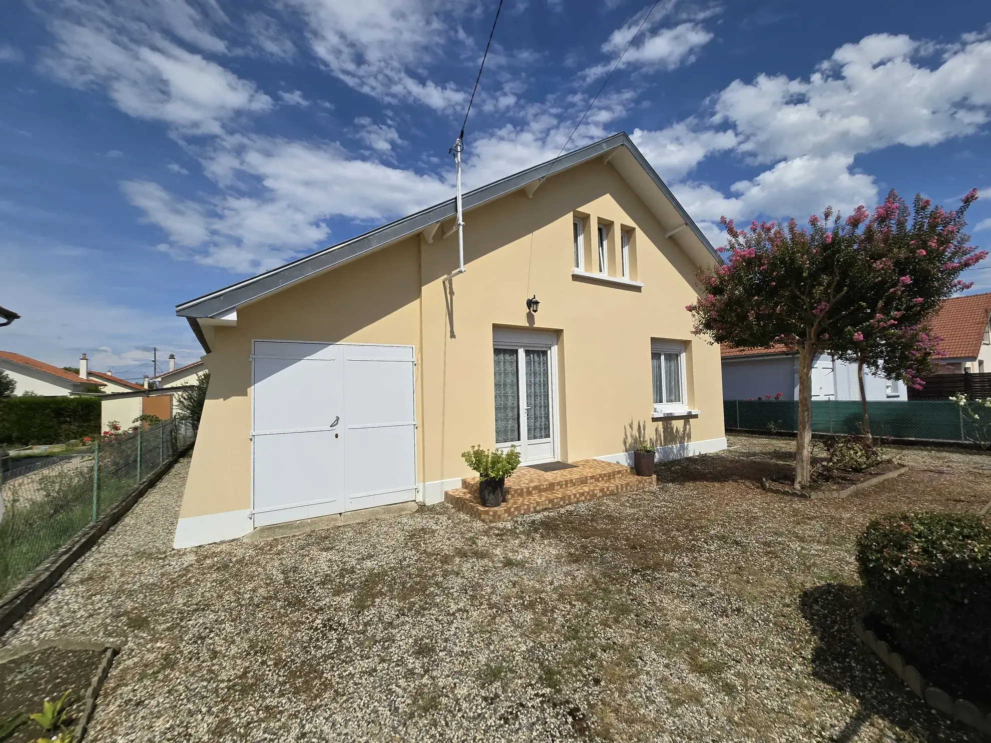 Maison de 120 m² avec 5 chambres à Tarbes – Quartier calme et proche commodités 