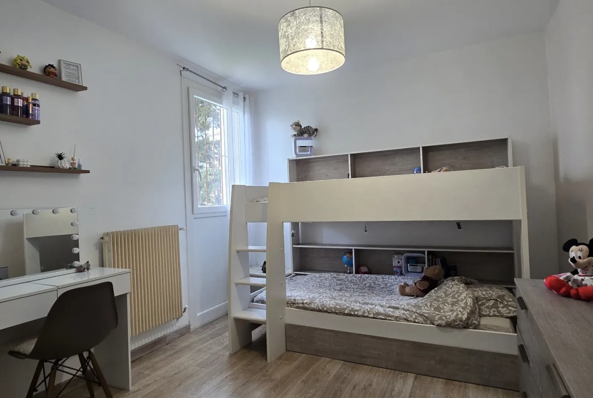 Appartement 4 pièces avec 3 chambres, balcon et cave à Marseille Saint-Jérôme 