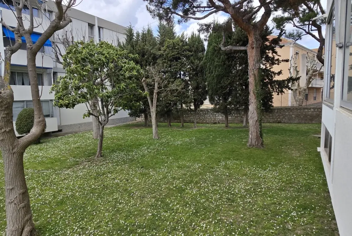 Appartement 4 pièces avec 3 chambres, balcon et cave à Marseille Saint-Jérôme 
