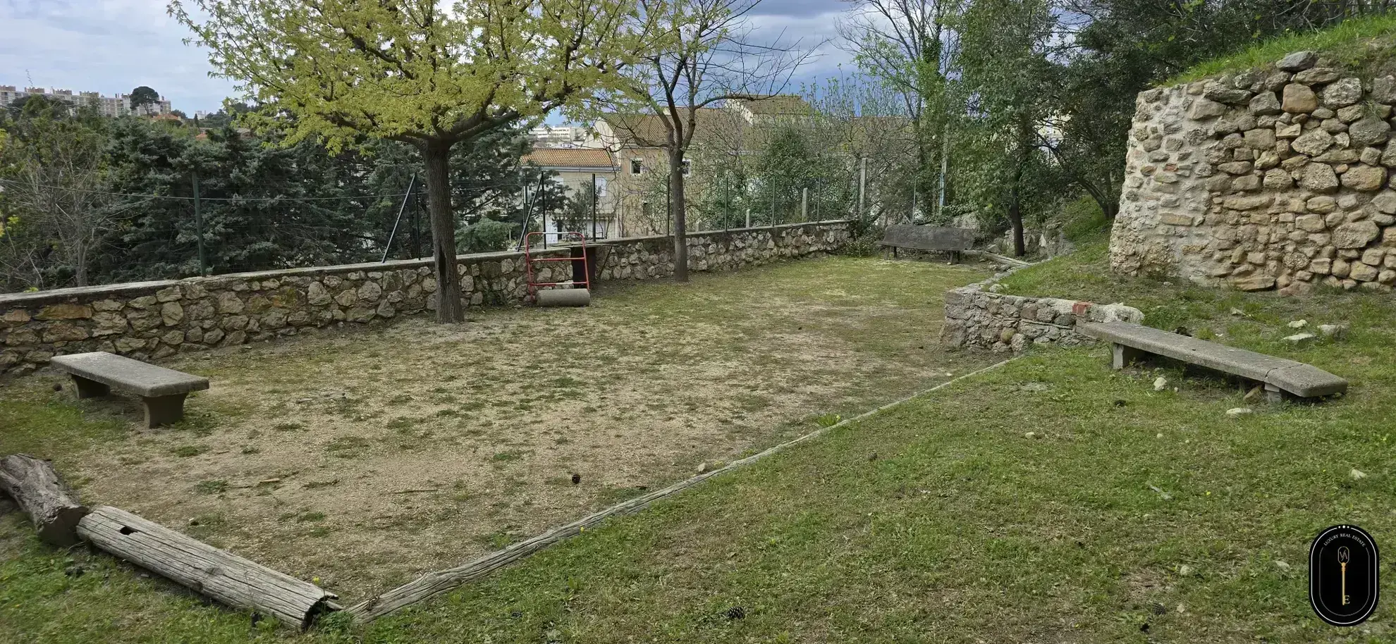 Appartement 4 pièces avec 3 chambres, balcon et cave à Marseille Saint-Jérôme 