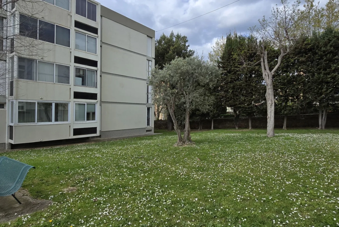 Appartement 4 pièces avec 3 chambres, balcon et cave à Marseille Saint-Jérôme 
