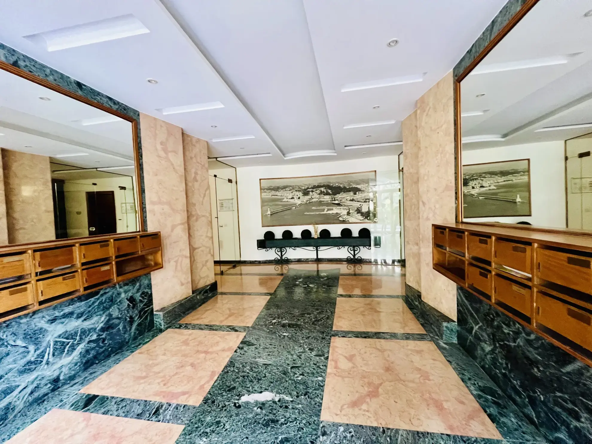 Appartement T2/3 de 65m² avec terrasse à Nice Baumettes - Vue dégagée 