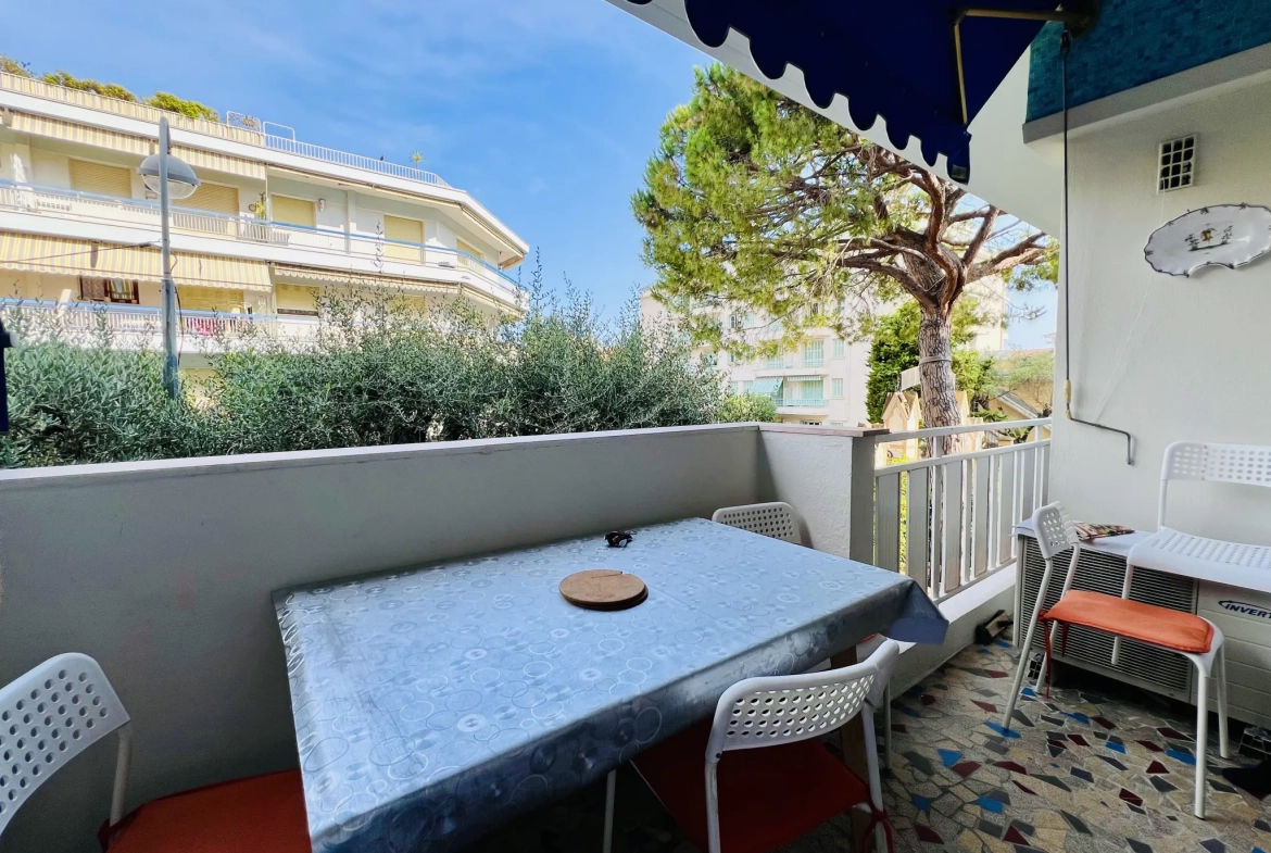 Appartement T2/3 de 65m² avec terrasse à Nice Baumettes - Vue dégagée 