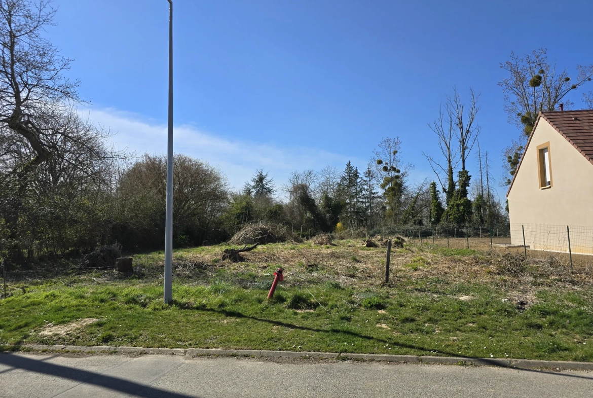 Terrain à bâtir de 900 m² à Beton-Bazoches, viabilisé, calme et proche des commodités 