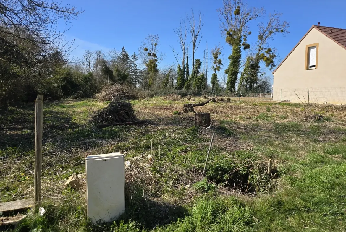 Terrain à bâtir de 900 m² à Beton-Bazoches, viabilisé, calme et proche des commodités 