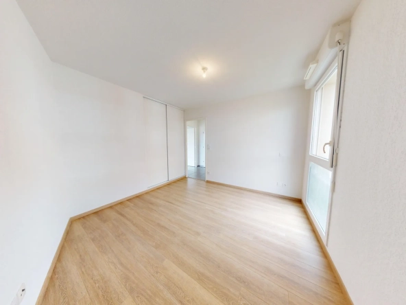 Appartement T3 lumineux avec terrasse et parking à Tournefeuille 
