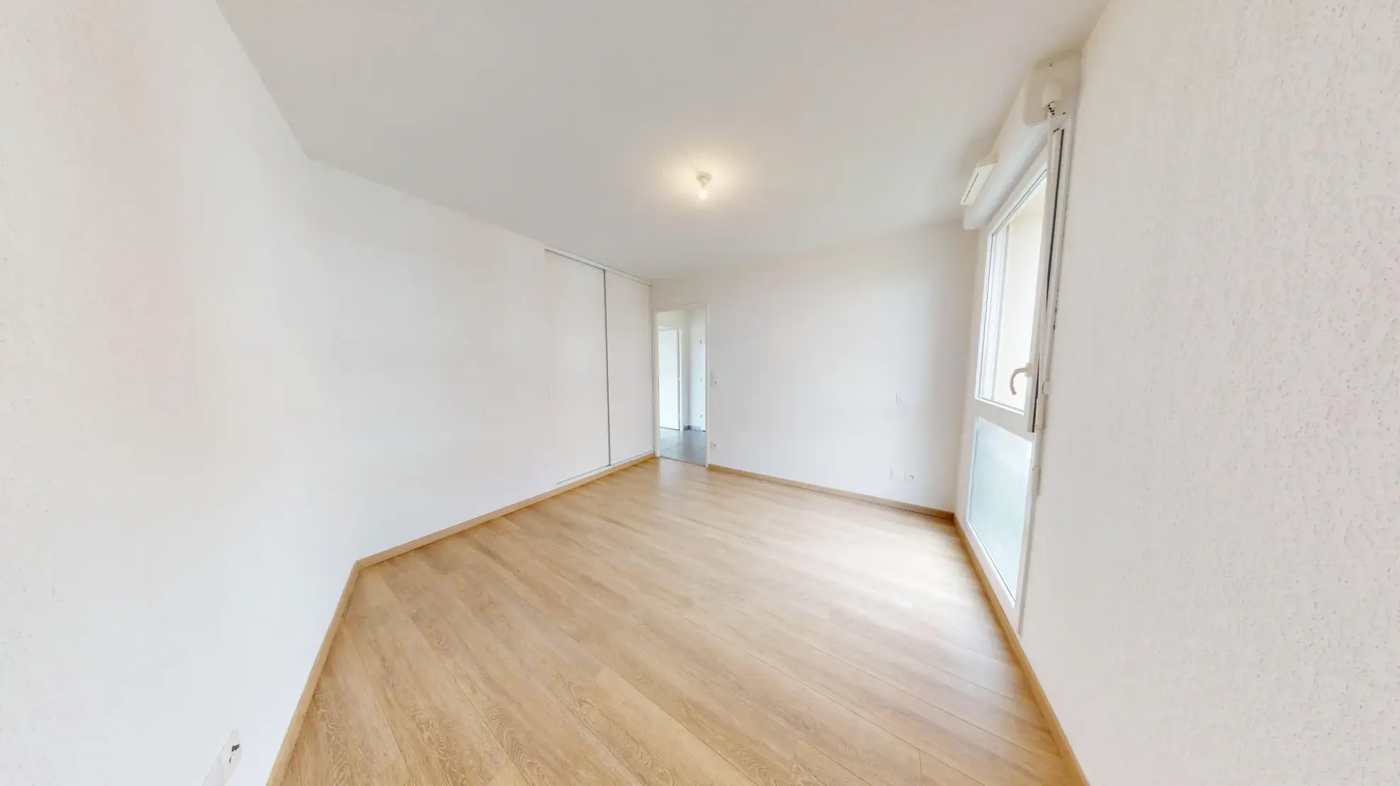Appartement T3 lumineux avec terrasse et parking à Tournefeuille 