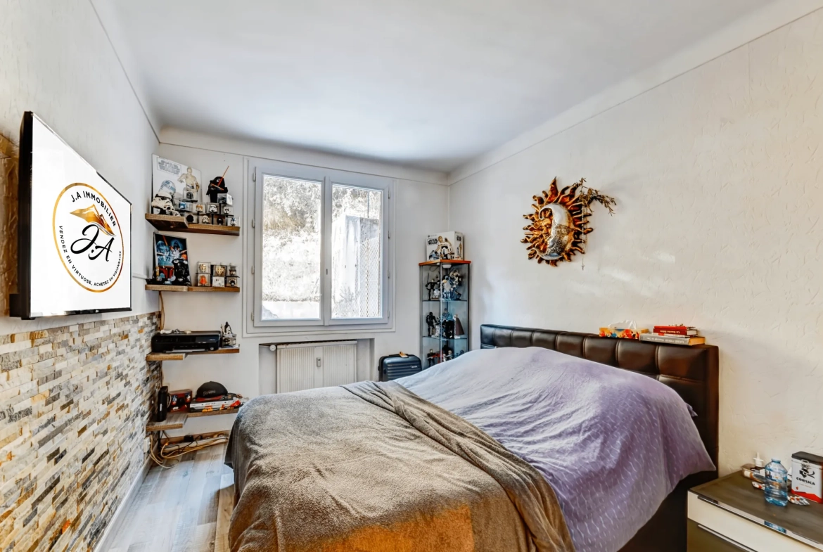 Bel appartement traversant de 54 m² avec deux balcons à Nice Cessole 